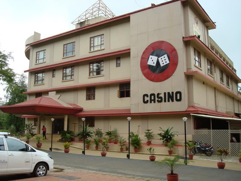 Chances Resort And Casino An Indy Resort Pangim Exterior foto